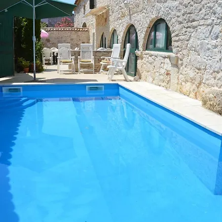 Rose Villa