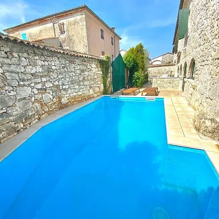 Rose Villa *